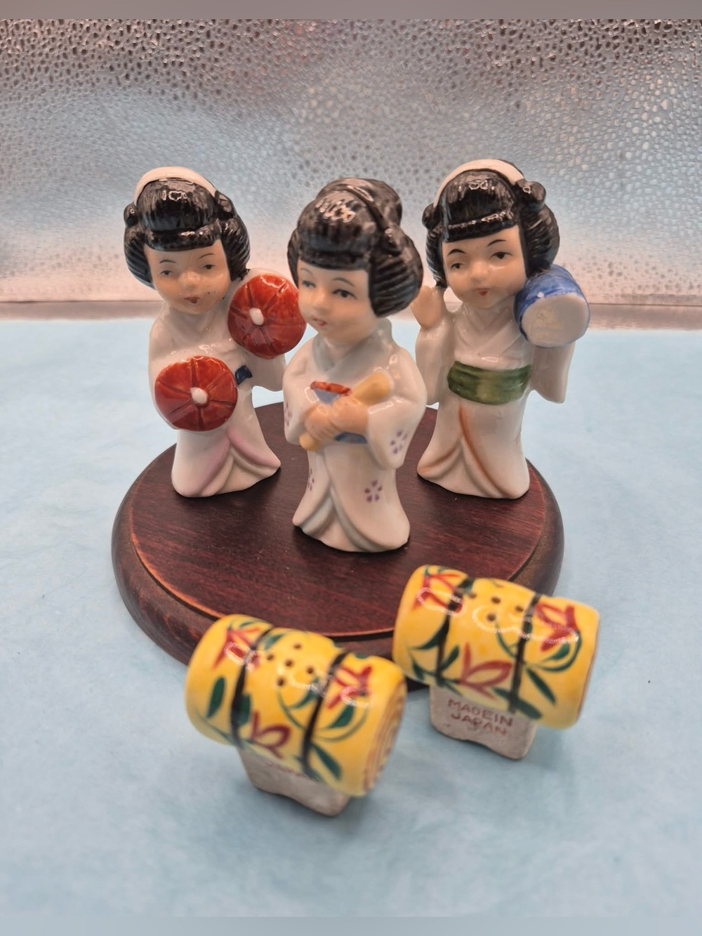 Vintage Japanese MCM Miniatures Lot 3 Geisha Girls + Mini Salt & Pepper Shakers
